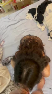 好玩不过同事一起工作大半年了她老公异地装娇羞掩饰兴奋